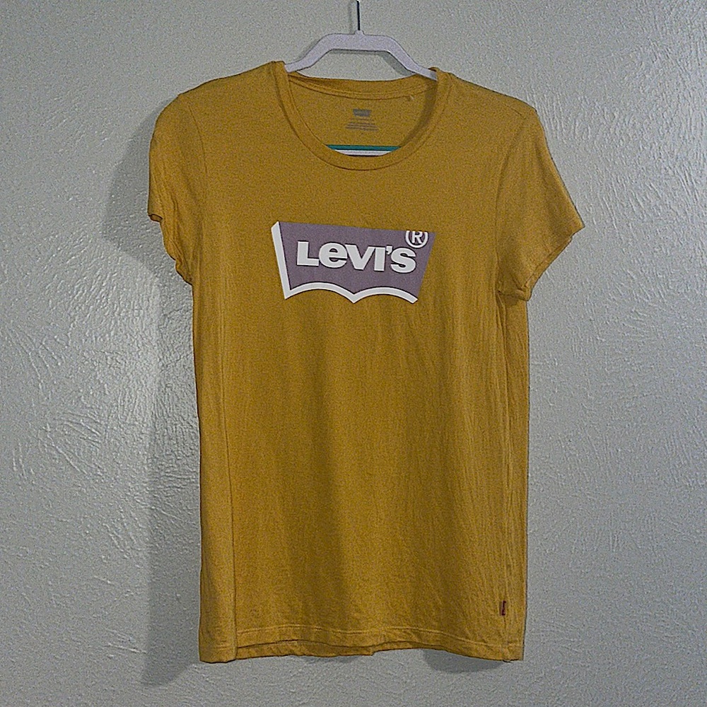 -levis yellow shirt